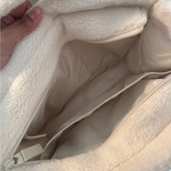 NWT Oner Active Borg Bag - Picture 3 of 3